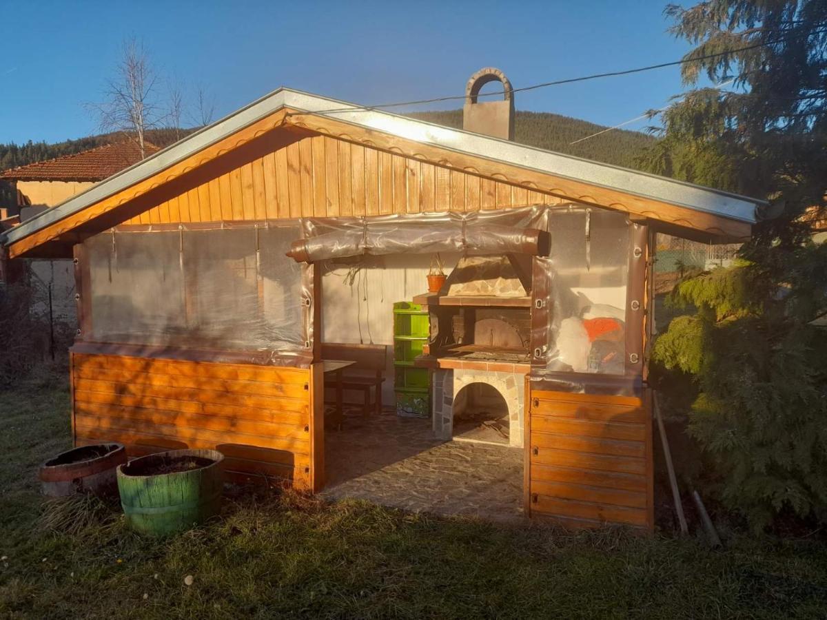 Къща За Гости Дани Govedartsi Buitenkant foto